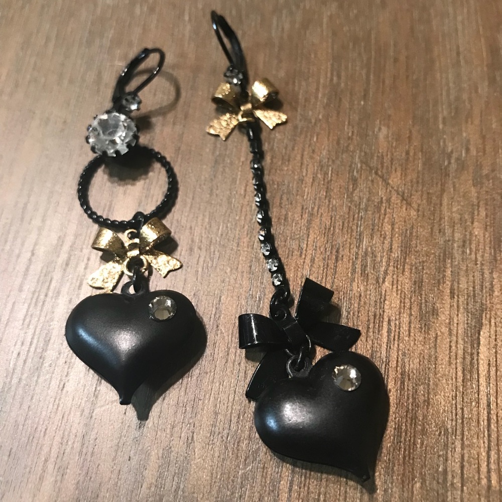 Mismatched Bow and Crystal Heart